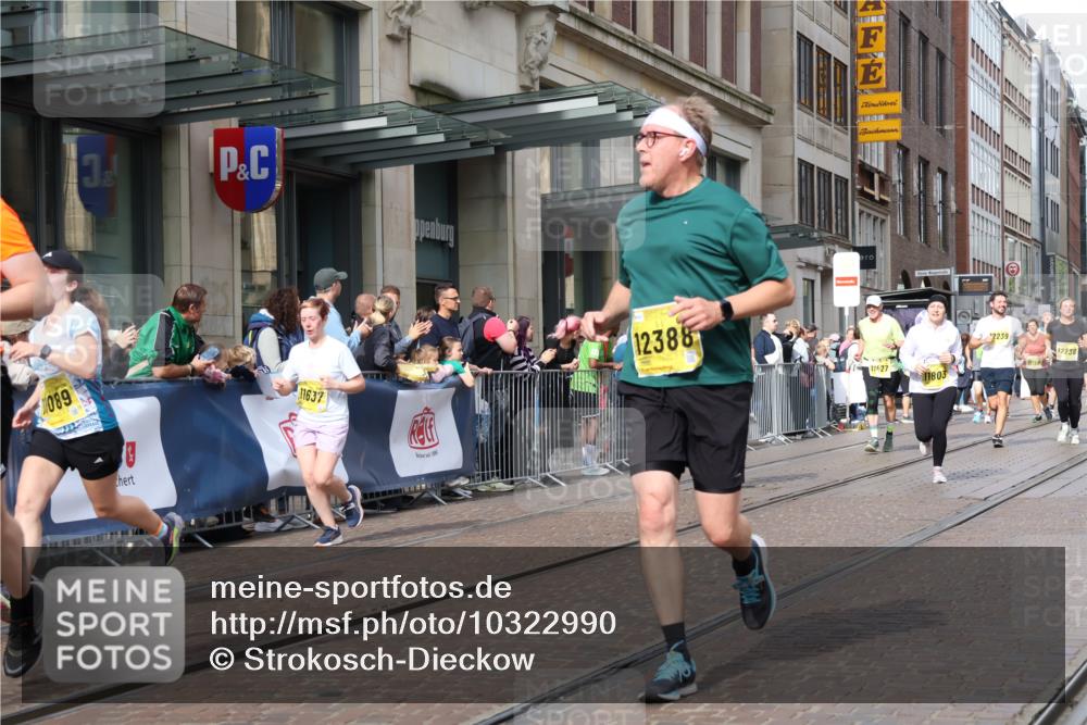 13.09.2026 - 21. swb-Marathon Bremen Strokosch-Dieckow http://msf.ph/oto/10322990 13.09.2026 10:59:45 Ziel 10175, 10691, 10758, 10867, 11016, 11054, 11071, 11158, 11159, 11160, 11250, 11259, 11427, 11445, 11453, 11524, 11525, 11528, 11587, 11588, 11589, 11637, 11879, 11904, 11907, 12123, 12238, 12239, 12242, 12243, 12274, 12352, 12388, 10147, 10236, 10355, 10377, 10669, 10745, 10922, 10928, 10929, 11054, 11056, 11089, 11151, 11194, 11207, 11419, 11501, 11519, 11594, 11803, 11873, 12138, 12242, 12243, 12295, 12481 meine-sportfotos.de