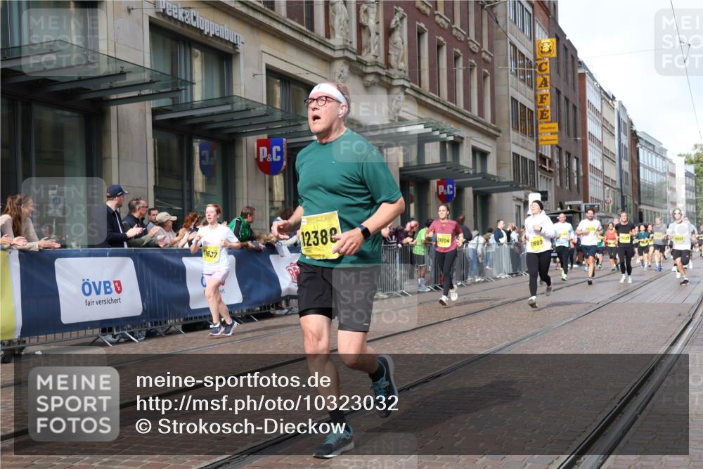 13.09.2026 - 21. swb-Marathon Bremen Strokosch-Dieckow http://msf.ph/oto/10323032 13.09.2026 10:59:45 Ziel 10175, 10691, 10758, 10867, 11016, 11054, 11071, 11158, 11159, 11160, 11250, 11259, 11427, 11445, 11453, 11524, 11525, 11528, 11587, 11588, 11589, 11637, 11879, 11904, 11907, 12123, 12238, 12239, 12242, 12243, 12274, 12352, 12388, 10147, 10236, 10355, 10377, 10669, 10745, 10922, 10928, 10929, 11054, 11056, 11089, 11151, 11194, 11207, 11419, 11501, 11519, 11594, 11803, 11873, 12138, 12242, 12243, 12295, 12481 meine-sportfotos.de