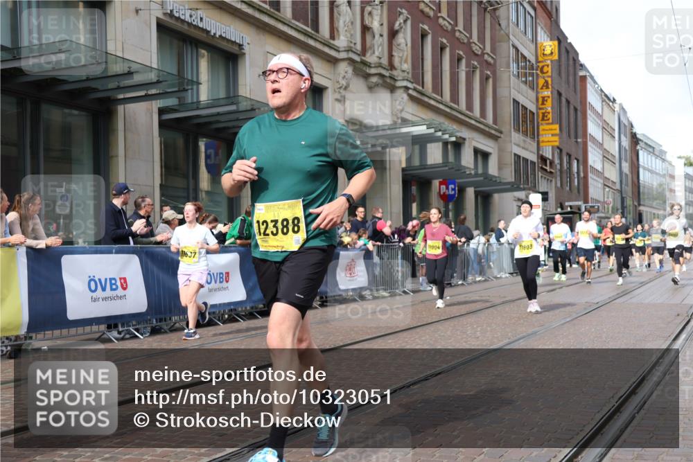 13.09.2026 - 21. swb-Marathon Bremen Strokosch-Dieckow http://msf.ph/oto/10323051 13.09.2026 10:59:46 Ziel 10175, 10691, 10758, 10867, 11016, 11071, 11158, 11159, 11160, 11250, 11259, 11427, 11445, 11453, 11524, 11525, 11528, 11587, 11588, 11589, 11637, 11879, 11904, 11907, 12123, 12238, 12239, 12274, 12352, 12388, 10147, 10236, 10355, 10669, 10745, 10922, 10928, 10929, 11054, 11056, 11089, 11151, 11194, 11207, 11419, 11501, 11519, 11594, 11803, 12138, 12242, 12243, 12295, 12481 meine-sportfotos.de
