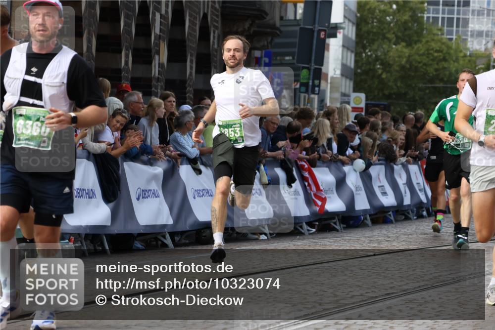 13.09.2026 - 21. swb-Marathon Bremen Strokosch-Dieckow http://msf.ph/oto/10323074 13.09.2026 13:24:51 Ziel 789, 790, 1582, 3375, 3524, 3994, 4000, 5328, 5572, 5668, 5669, 5929, 5953, 6080, 7156, 7568, 8310, 8636, 8784, 8881, 9264, 9541, 9573, 9676, 10069, 10071, 10097, 972, 1080, 1264, 2322, 2761, 3105, 4091, 4113, 4507, 4918, 4973, 6079, 6360, 6544, 6943, 7409, 7854, 8245, 9073, 9152, 9360 meine-sportfotos.de