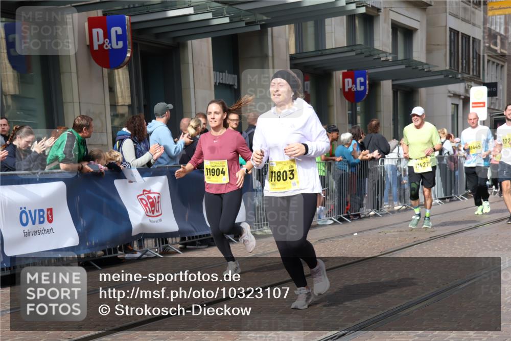13.09.2026 - 21. swb-Marathon Bremen Strokosch-Dieckow http://msf.ph/oto/10323107 13.09.2026 10:59:47 Ziel 10175, 10691, 10758, 10867, 11016, 11071, 11158, 11159, 11160, 11250, 11259, 11427, 11445, 11453, 11524, 11525, 11528, 11587, 11588, 11589, 11637, 11879, 11904, 11907, 12123, 12190, 12238, 12239, 12274, 12352, 12388, 10147, 10236, 10355, 10669, 10745, 10922, 10928, 10929, 11054, 11056, 11089, 11151, 11194, 11207, 11419, 11501, 11519, 11594, 11803, 12138, 12242, 12243, 12295, 12481 meine-sportfotos.de
