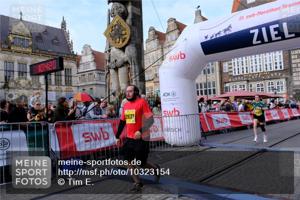 13.09.2026 - 21. swb-Marathon Bremen Tim E. http://msf.ph/oto/10323154 13.09.2026 10:59:37 Ziel 10377, 10492, 10668, 10922, 11086, 11125, 11301, 11302, 11500, 11873, 12118, 12200, 12267, 12295, 12537, 12541 meine-sportfotos.de