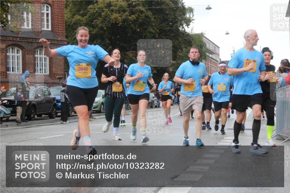13.09.2026 - Kiel Lauf Markus Tischler http://msf.ph/oto/10323282 13.09.2026 10:59:48 Fleethörn 4444, 3942, 7244, 1959, 11846, 5479 meine-sportfotos.de