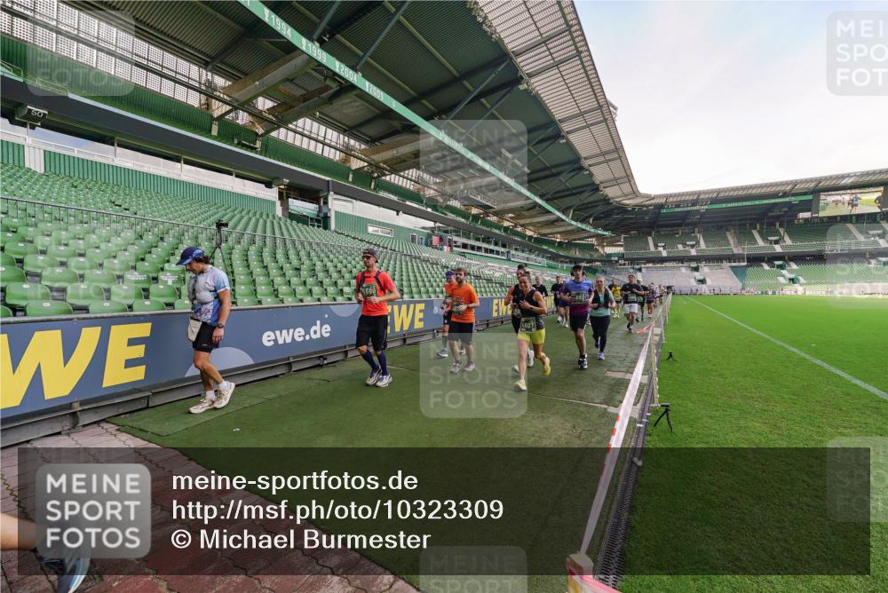 13.09.2026 - 21. swb-Marathon Bremen Michael Burmester http://msf.ph/oto/10323309 13.09.2026 13:25:06 Laufen im Stadion 137, 182, 213, 294, 324, 505, 530, 543, 548, 645, 721, 723, 739, 743, 752, 815, 818, 966, 1273, 1410, 1443, 1459, 1463, 1471, 1487, 1491, 1504, 1515, 1561, 1597, 1598, 1744, 1828, 1830, 1944, 1953, 2058, 2059, 2095, 2211, 2252, 2267, 2271, 2286, 2298, 2308, 2312, 2323, 2354, 2445, 2465, 2483, 2497, 2503, 2506, 2554, 2571, 2591, 2644, 2752, 2762, 2768, 2776, 2833, 2878, 2896, 2981, 3005, 3097, 3142, 3211, 3259, 3288, 3289, 3298, 3306, 3312, 3329, 3364, 3381, 3390 meine-sportfotos.de