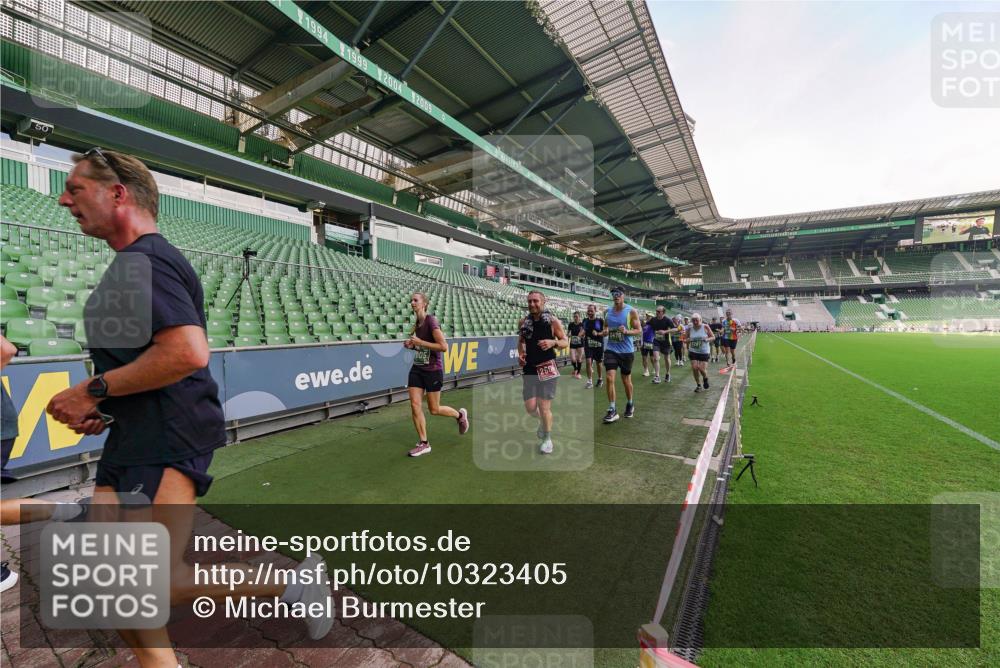 13.09.2026 - 21. swb-Marathon Bremen Michael Burmester http://msf.ph/oto/10323405 13.09.2026 13:25:15 Laufen im Stadion 137, 182, 213, 294, 505, 530, 543, 548, 645, 721, 723, 739, 743, 752, 815, 818, 966, 1273, 1283, 1410, 1443, 1459, 1463, 1471, 1487, 1491, 1504, 1515, 1530, 1561, 1744, 1828, 1830, 1944, 1953, 2058, 2059, 2095, 2211, 2252, 2267, 2271, 2298, 2308, 2312, 2323, 2354, 2382, 2384, 2465, 2483, 2497, 2503, 2506, 2554, 2571, 2591, 2644, 2752, 2762, 2776, 2833, 2878, 2896, 2981, 3005, 3062, 3097, 3142, 3172, 3211, 3259, 3289, 3298, 3306, 3312, 3329, 3381, 3390 meine-sportfotos.de