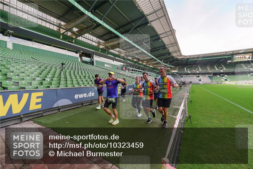 13.09.2026 - 21. swb-Marathon Bremen Michael Burmester http://msf.ph/oto/10323459 13.09.2026 13:25:20 Laufen im Stadion 182, 213, 294, 505, 530, 543, 548, 645, 723, 739, 743, 752, 815, 818, 966, 1273, 1283, 1410, 1443, 1459, 1463, 1471, 1487, 1491, 1504, 1515, 1530, 1561, 1618, 1744, 1828, 1830, 1944, 1953, 2058, 2059, 2095, 2211, 2252, 2267, 2271, 2298, 2308, 2312, 2323, 2354, 2382, 2384, 2465, 2483, 2497, 2506, 2554, 2571, 2591, 2644, 2656, 2675, 2752, 2762, 2776, 2833, 2878, 2896, 2981, 3005, 3062, 3097, 3142, 3172, 3211, 3259, 3298, 3306, 3312, 3329, 3381, 3390, 3433 meine-sportfotos.de