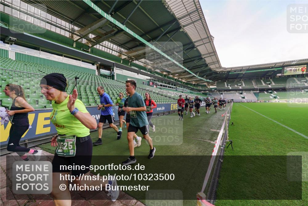 13.09.2026 - 21. swb-Marathon Bremen Michael Burmester http://msf.ph/oto/10323500 13.09.2026 13:25:23 Laufen im Stadion 213, 294, 505, 530, 543, 548, 645, 723, 739, 752, 815, 818, 966, 1273, 1283, 1410, 1443, 1459, 1463, 1471, 1487, 1491, 1504, 1515, 1530, 1561, 1618, 1744, 1828, 1830, 1944, 1953, 2058, 2059, 2095, 2211, 2252, 2267, 2271, 2298, 2308, 2312, 2323, 2354, 2382, 2384, 2465, 2483, 2497, 2506, 2554, 2571, 2591, 2644, 2656, 2675, 2752, 2762, 2776, 2833, 2878, 2896, 2970, 2981, 3005, 3062, 3097, 3142, 3172, 3211, 3259, 3298, 3306, 3312, 3329, 3381, 3390, 3433 meine-sportfotos.de