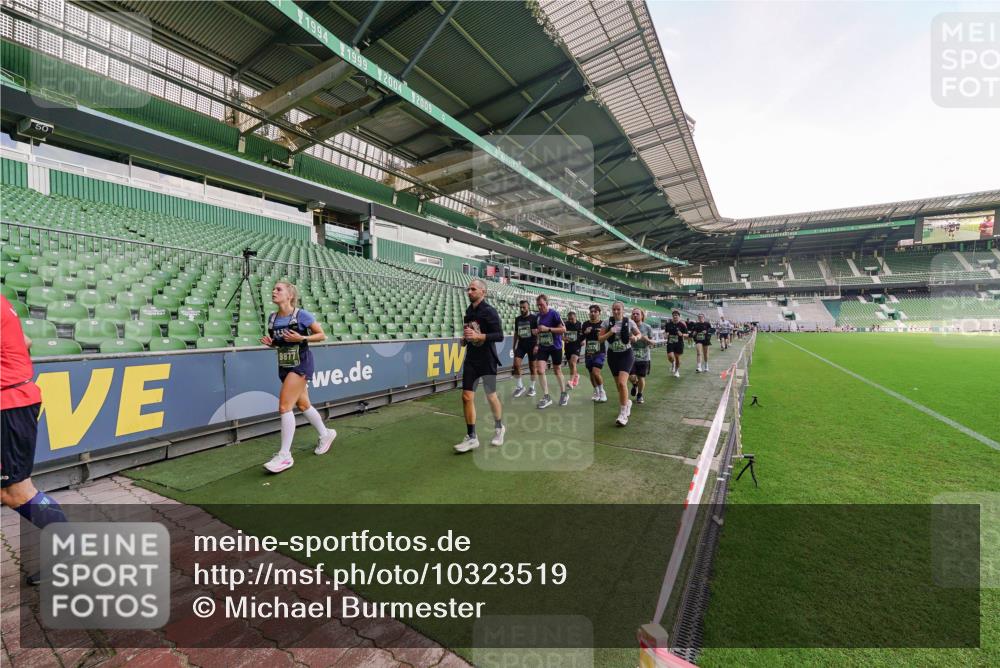 13.09.2026 - 21. swb-Marathon Bremen Michael Burmester http://msf.ph/oto/10323519 13.09.2026 13:25:26 Laufen im Stadion 213, 294, 505, 530, 543, 548, 645, 723, 739, 752, 815, 818, 966, 1273, 1283, 1410, 1443, 1459, 1463, 1471, 1487, 1491, 1504, 1515, 1530, 1561, 1618, 1744, 1828, 1830, 1944, 1953, 2058, 2059, 2095, 2211, 2252, 2267, 2271, 2298, 2308, 2312, 2323, 2354, 2382, 2384, 2465, 2483, 2497, 2506, 2508, 2554, 2558, 2571, 2591, 2644, 2656, 2675, 2752, 2762, 2776, 2833, 2878, 2896, 2970, 2981, 3005, 3062, 3097, 3142, 3172, 3211, 3259, 3298, 3306, 3312, 3329, 3381, 3390, 3433 meine-sportfotos.de