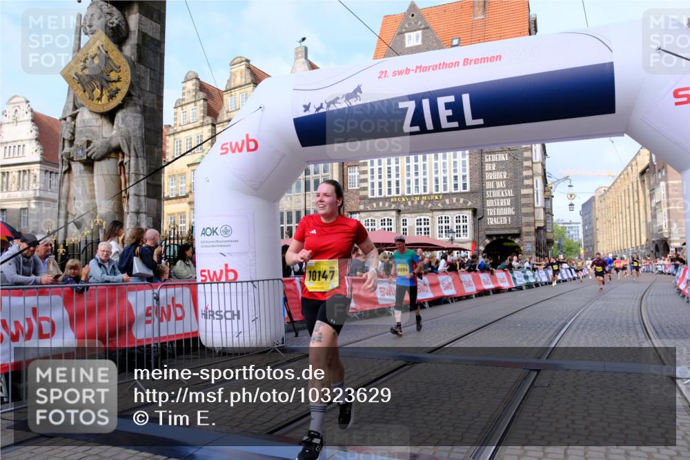 13.09.2026 - 21. swb-Marathon Bremen Tim E. http://msf.ph/oto/10323629 13.09.2026 10:59:50 Ziel 10147, 10377, 10745, 10922, 11151, 11207, 11519, 11594, 11873, 12267, 12295, 12481, 12527 meine-sportfotos.de