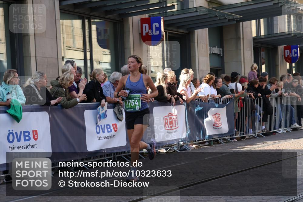 13.09.2026 - 21. swb-Marathon Bremen Strokosch-Dieckow http://msf.ph/oto/10323633 13.09.2026 13:19:04 Ziel 189, 666, 1599, 2390, 2423, 2535, 3182, 3508, 4319, 4455, 4819, 4977, 4978, 5172, 5371, 6008, 6137, 6633, 7268, 7754, 7945, 8153, 9552, 9638, 9805, 307, 2007, 4857, 4916, 5277, 6137, 6310, 7104, 7154, 7163, 7602, 7647, 7686, 7791, 9512, 13184 meine-sportfotos.de