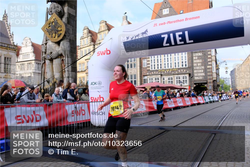 13.09.2026 - 21. swb-Marathon Bremen Tim E. http://msf.ph/oto/10323656 13.09.2026 10:59:50 Ziel 10147, 10377, 10745, 10922, 11151, 11207, 11519, 11594, 11873, 12267, 12295, 12481, 12527 meine-sportfotos.de
