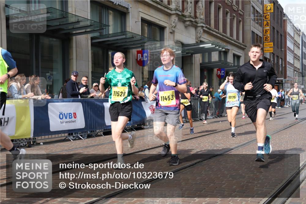 13.09.2026 - 21. swb-Marathon Bremen Strokosch-Dieckow http://msf.ph/oto/10323679 13.09.2026 10:59:57 Ziel 10144, 10677, 10758, 10801, 10810, 11016, 11045, 11071, 11129, 11158, 11159, 11160, 11259, 11453, 11524, 11525, 11528, 11547, 11587, 11588, 11589, 11623, 11907, 12105, 12106, 12123, 12190, 12274, 12291, 12352, 12394, 12530, 12531, 10175, 10236, 10355, 10669, 10691, 10867, 10928, 10929, 11054, 11056, 11071, 11089, 11194, 11250, 11419, 11427, 11445, 11501, 11637, 11803, 11879, 11904, 12138, 12238, 12239, 12242, 12243 meine-sportfotos.de