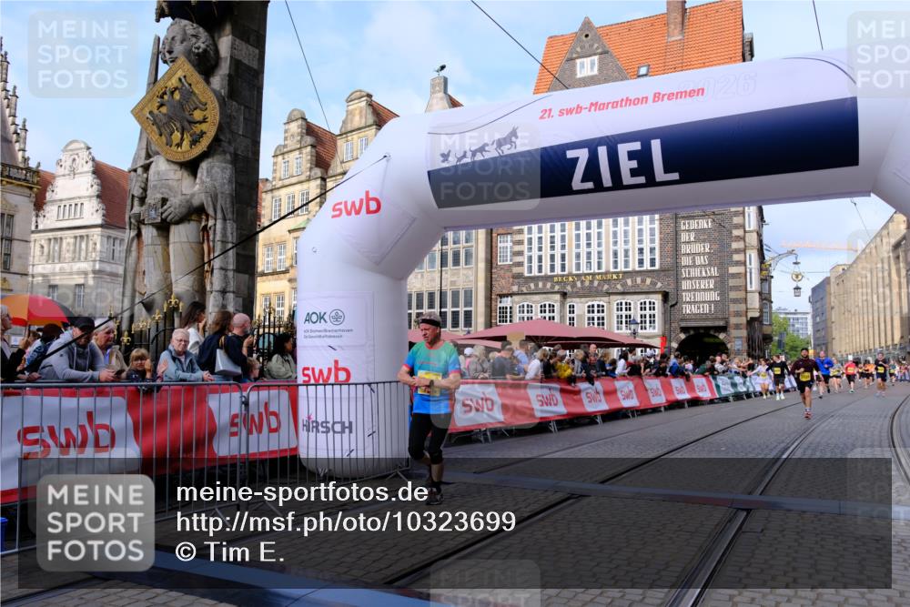 13.09.2026 - 21. swb-Marathon Bremen Tim E. http://msf.ph/oto/10323699 13.09.2026 10:59:51 Ziel 10147, 10377, 10745, 10922, 10928, 10929, 11151, 11207, 11419, 11501, 11519, 11594, 11873, 12295, 12481, 12527 meine-sportfotos.de