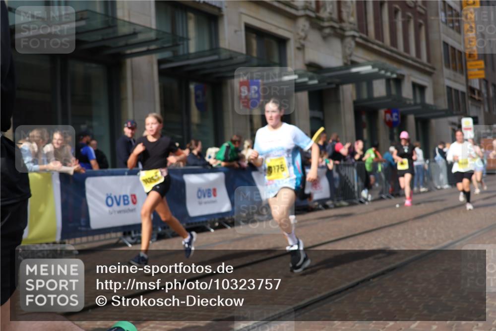 13.09.2026 - 21. swb-Marathon Bremen Strokosch-Dieckow http://msf.ph/oto/10323757 13.09.2026 10:59:58 Ziel 10144, 10677, 10758, 10801, 10810, 11016, 11045, 11126, 11129, 11158, 11159, 11160, 11259, 11453, 11524, 11525, 11528, 11547, 11587, 11588, 11589, 11623, 11907, 12105, 12106, 12123, 12190, 12274, 12291, 12352, 12394, 12530, 12531, 10175, 10236, 10355, 10669, 10691, 10867, 10928, 10929, 11054, 11056, 11071, 11089, 11158, 11159, 11160, 11194, 11250, 11259, 11419, 11427, 11445, 11453, 11501, 11528, 11637, 11803, 11879, 11904, 12138, 12238, 12239, 12242, 12243 meine-sportfotos.de