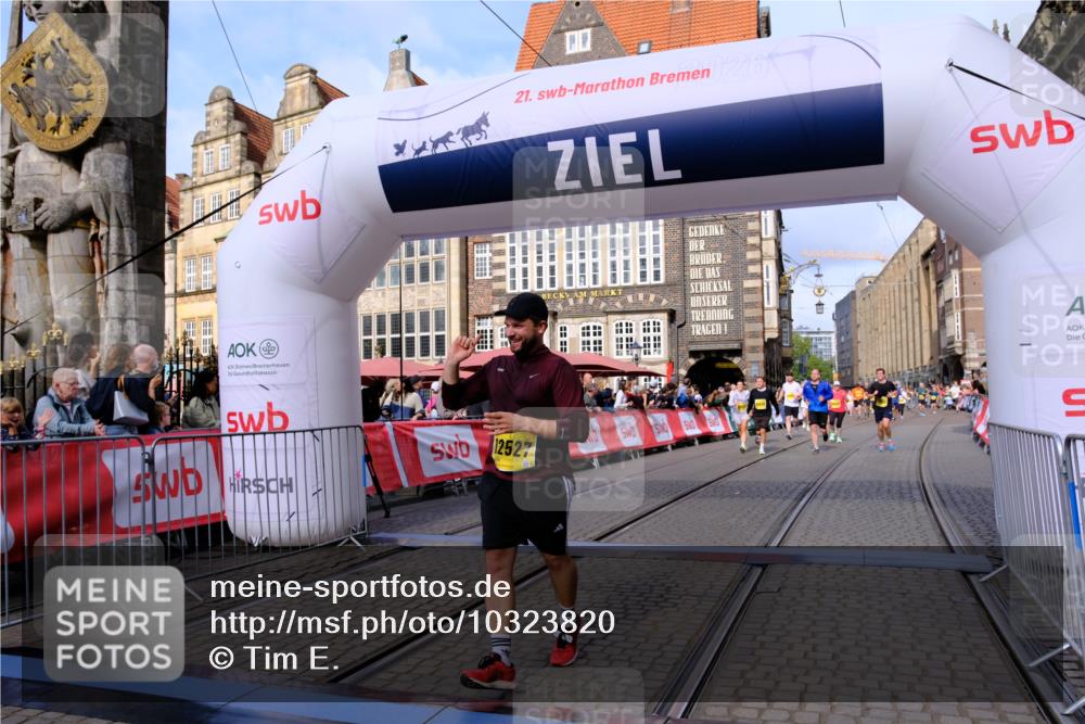 13.09.2026 - 21. swb-Marathon Bremen Tim E. http://msf.ph/oto/10323820 13.09.2026 10:59:55 Ziel 10147, 10355, 10669, 10745, 10922, 10928, 10929, 11151, 11194, 11207, 11419, 11501, 11519, 11594, 12138, 12295, 12480, 12481, 12527 meine-sportfotos.de