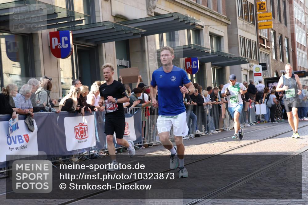 13.09.2026 - 21. swb-Marathon Bremen Strokosch-Dieckow http://msf.ph/oto/10323873 13.09.2026 13:19:11 Ziel 926, 1010, 1232, 1468, 1535, 2423, 2535, 3182, 3508, 4319, 4455, 4977, 4978, 5371, 6008, 7037, 7140, 7268, 7754, 7945, 8153, 8185, 9552, 9638, 9805, 13163, 189, 307, 666, 1599, 2007, 2390, 2535, 4819, 4857, 4916, 5172, 5277, 6137, 6310, 6633, 7154, 7602, 7647, 7686, 7791, 9512, 13184 meine-sportfotos.de