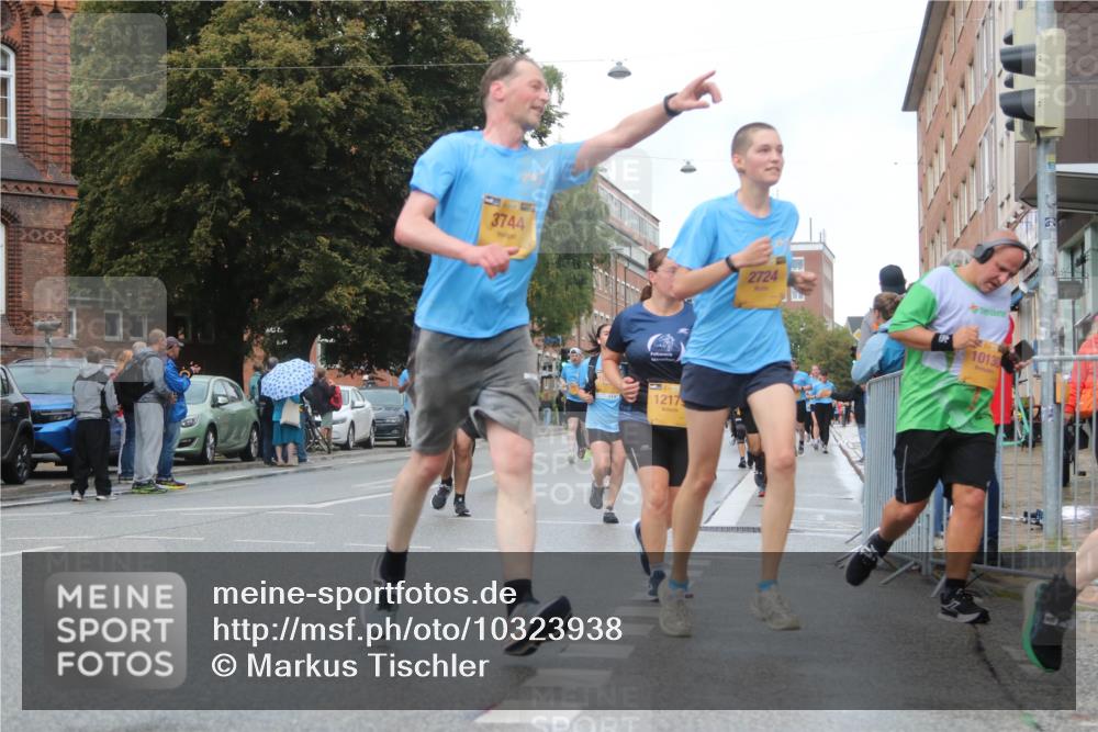 13.09.2026 - Kiel Lauf Markus Tischler http://msf.ph/oto/10323938 13.09.2026 11:01:34 Fleethörn 3744, 2724, 3, 1217, 10130 meine-sportfotos.de