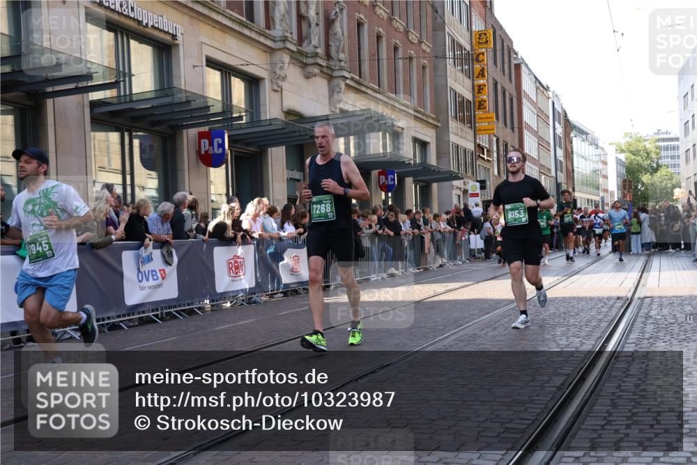 13.09.2026 - 21. swb-Marathon Bremen Strokosch-Dieckow http://msf.ph/oto/10323987 13.09.2026 13:19:14 Ziel 161, 461, 926, 1010, 1232, 1281, 1468, 1535, 1642, 2423, 2906, 3182, 4319, 4455, 4977, 4978, 5371, 7037, 7140, 7268, 7754, 7945, 8153, 8185, 9552, 9638, 9984, 13163, 189, 666, 1599, 2007, 2390, 2423, 2535, 3508, 4819, 4857, 4916, 5172, 6008, 6137, 6310, 6633, 7154, 7647, 7686, 7754, 7791, 9512, 9552, 9805, 13184 meine-sportfotos.de