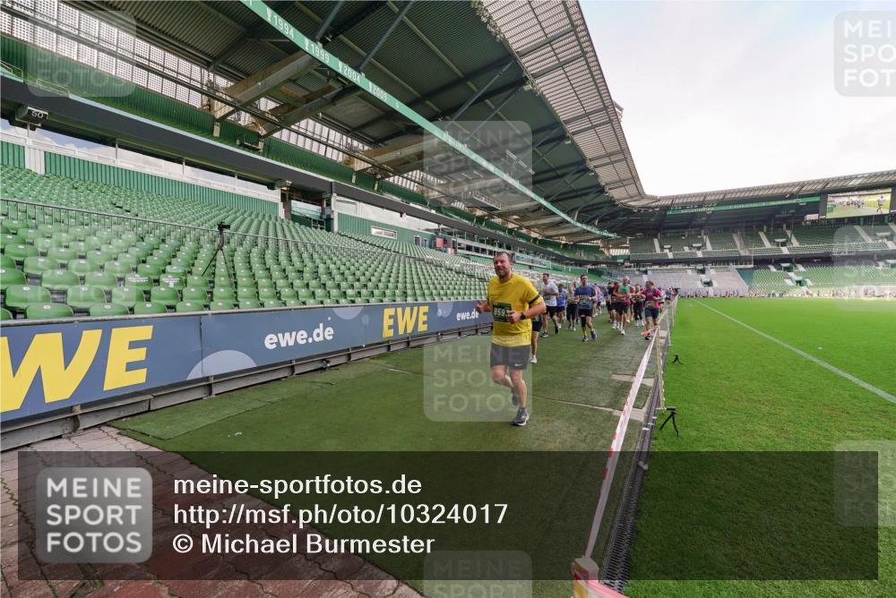 13.09.2026 - 21. swb-Marathon Bremen Michael Burmester http://msf.ph/oto/10324017 13.09.2026 13:26:23 Laufen im Stadion 186, 202, 213, 364, 390, 530, 543, 645, 815, 818, 833, 966, 1077, 1283, 1410, 1443, 1459, 1473, 1487, 1504, 1530, 1561, 1618, 1700, 1744, 1828, 1830, 1953, 2058, 2059, 2271, 2273, 2298, 2308, 2309, 2354, 2382, 2384, 2388, 2404, 2428, 2506, 2507, 2508, 2542, 2558, 2576, 2582, 2591, 2592, 2656, 2675, 2748, 2752, 2762, 2817, 2833, 2878, 2896, 2965, 2970, 2981, 3005, 3047, 3050, 3062, 3084, 3097, 3142, 3172, 3259, 3329, 3359, 3390, 3433, 3540, 3629, 3756 meine-sportfotos.de