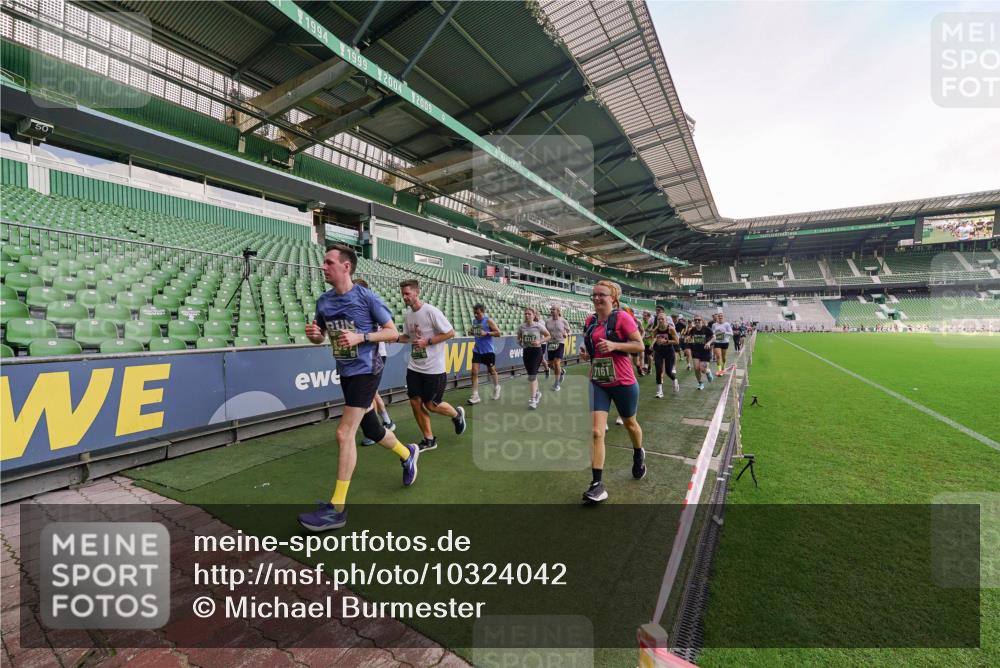 13.09.2026 - 21. swb-Marathon Bremen Michael Burmester http://msf.ph/oto/10324042 13.09.2026 13:26:26 Laufen im Stadion 186, 202, 213, 364, 390, 530, 543, 645, 815, 818, 833, 966, 1077, 1283, 1410, 1443, 1459, 1473, 1487, 1504, 1530, 1561, 1618, 1700, 1744, 1828, 1830, 1953, 2058, 2059, 2271, 2273, 2298, 2308, 2309, 2354, 2382, 2384, 2388, 2404, 2428, 2506, 2507, 2508, 2542, 2558, 2576, 2582, 2591, 2592, 2656, 2675, 2748, 2752, 2762, 2817, 2833, 2875, 2878, 2896, 2965, 2970, 2981, 3005, 3047, 3050, 3062, 3084, 3097, 3142, 3172, 3259, 3329, 3359, 3390, 3433, 3540, 3629, 3756 meine-sportfotos.de