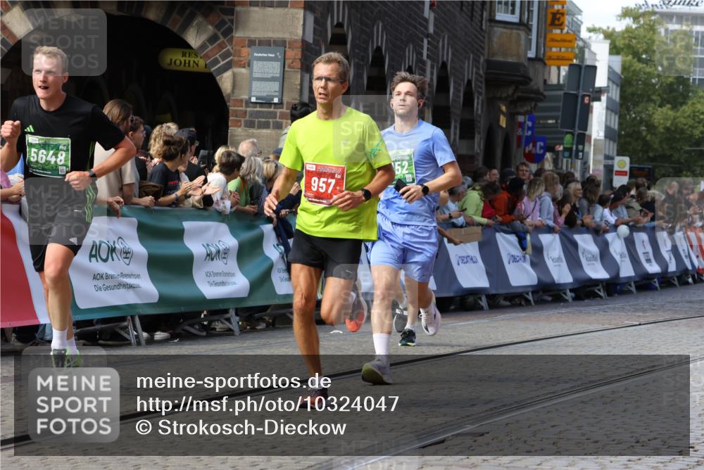 13.09.2026 - 21. swb-Marathon Bremen Strokosch-Dieckow http://msf.ph/oto/10324047 13.09.2026 13:10:37 Ziel 604, 957, 1277, 3959, 5532, 8033, 8064, 8709, 384, 1385, 1498, 2347, 4023, 5066, 5152, 5155, 5168, 5314, 5387, 5648, 7115, 7136, 9659, 13248 meine-sportfotos.de