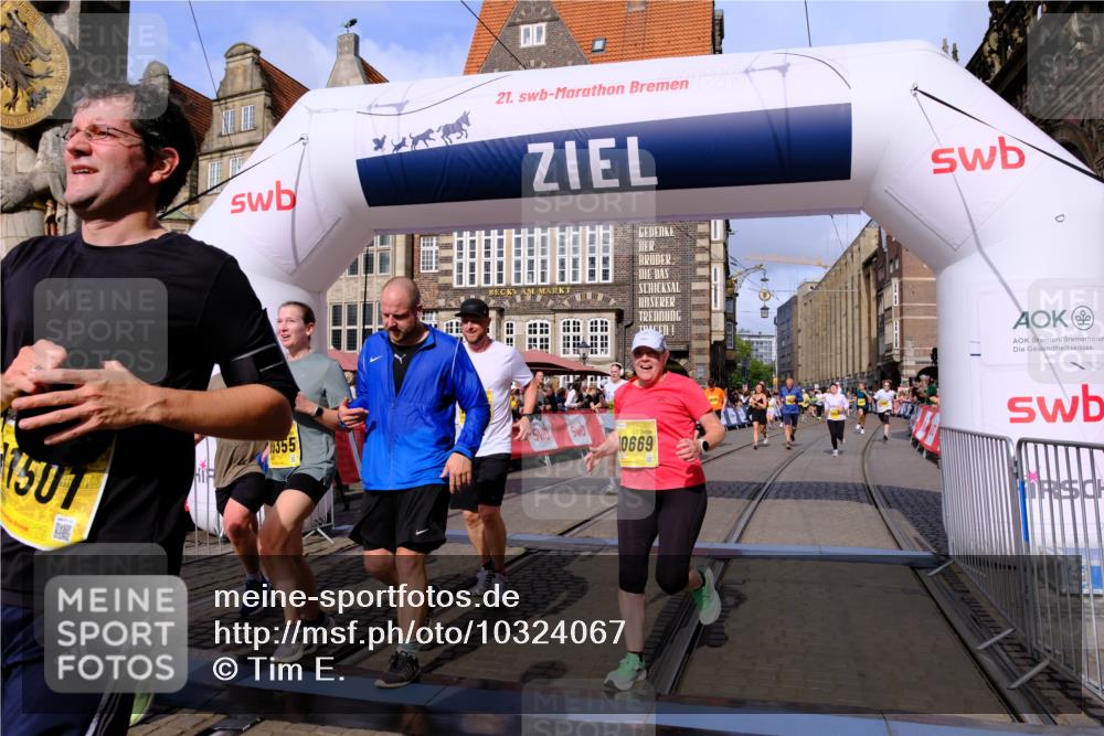 13.09.2026 - 21. swb-Marathon Bremen Tim E. http://msf.ph/oto/10324067 13.09.2026 11:00:01 Ziel 10147, 10236, 10355, 10669, 10691, 10928, 10929, 11054, 11056, 11089, 11194, 11419, 11501, 11594, 11803, 11904, 12138, 12242, 12243, 12388, 12480, 12527 meine-sportfotos.de
