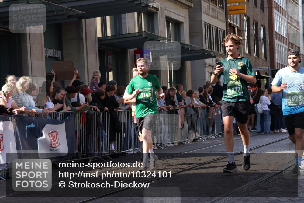 13.09.2026 - 21. swb-Marathon Bremen Strokosch-Dieckow http://msf.ph/oto/10324101 13.09.2026 13:19:18 Ziel 161, 461, 926, 1010, 1232, 1281, 1468, 1535, 1642, 2870, 2906, 3966, 4319, 4455, 4479, 4480, 4977, 4978, 5371, 7037, 7140, 7268, 7655, 7945, 8153, 8185, 9359, 9984, 13163, 189, 666, 1599, 2007, 2390, 2423, 2535, 3182, 3508, 4819, 4857, 5172, 5371, 6008, 6137, 6310, 6633, 7154, 7647, 7686, 7754, 9512, 9552, 9638, 9805, 13184 meine-sportfotos.de