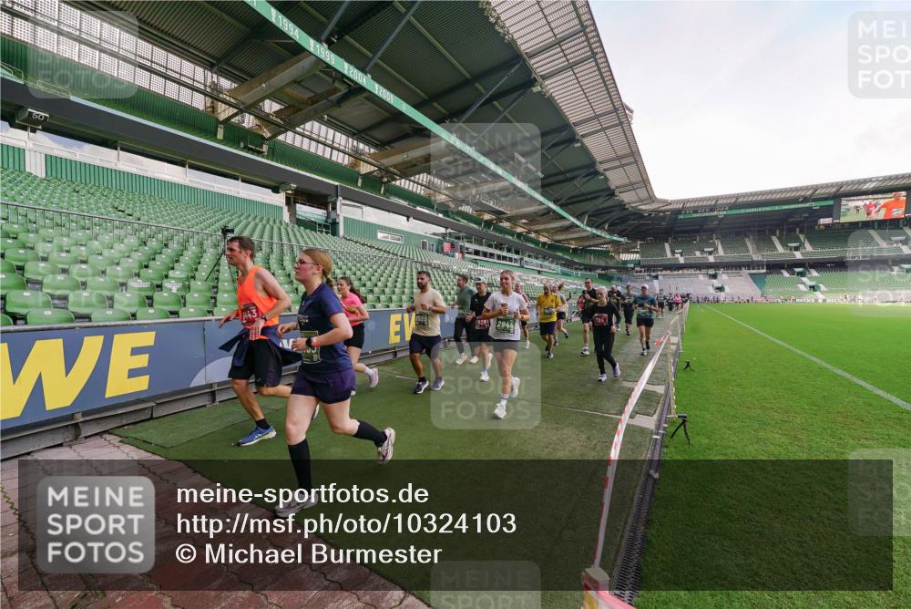 13.09.2026 - 21. swb-Marathon Bremen Michael Burmester http://msf.ph/oto/10324103 13.09.2026 13:26:35 Laufen im Stadion 186, 202, 364, 390, 530, 543, 645, 815, 818, 833, 966, 1077, 1283, 1410, 1412, 1443, 1459, 1473, 1487, 1504, 1530, 1561, 1608, 1618, 1700, 1744, 1828, 1953, 1961, 2058, 2059, 2273, 2298, 2308, 2309, 2354, 2382, 2384, 2388, 2404, 2428, 2507, 2508, 2542, 2558, 2576, 2582, 2591, 2592, 2656, 2675, 2725, 2748, 2752, 2762, 2817, 2875, 2878, 2896, 2923, 2965, 2970, 2981, 3045, 3047, 3050, 3062, 3073, 3084, 3097, 3142, 3172, 3184, 3259, 3329, 3359, 3433, 3540, 3592, 3629, 3756 meine-sportfotos.de