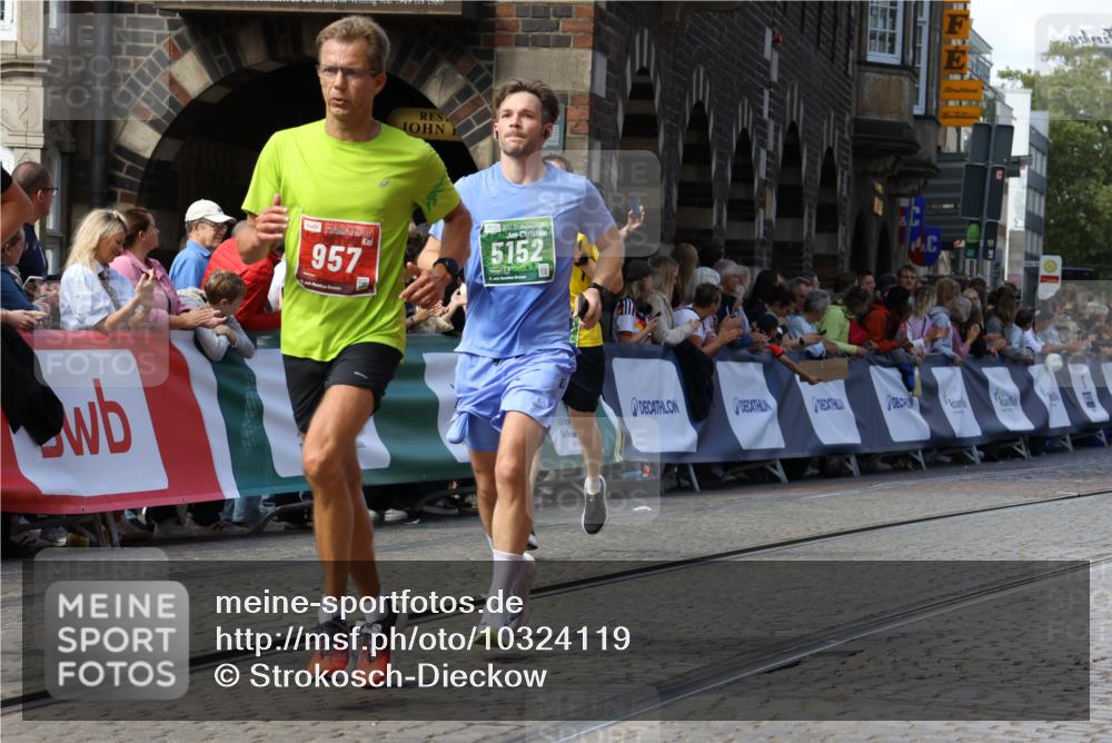 13.09.2026 - 21. swb-Marathon Bremen Strokosch-Dieckow http://msf.ph/oto/10324119 13.09.2026 13:10:38 Ziel 604, 640, 957, 1277, 3959, 5532, 8033, 8064, 8709, 384, 1385, 1498, 2347, 4023, 5066, 5155, 5168, 5314, 5387, 5648, 7115, 7136, 9659, 13248 meine-sportfotos.de