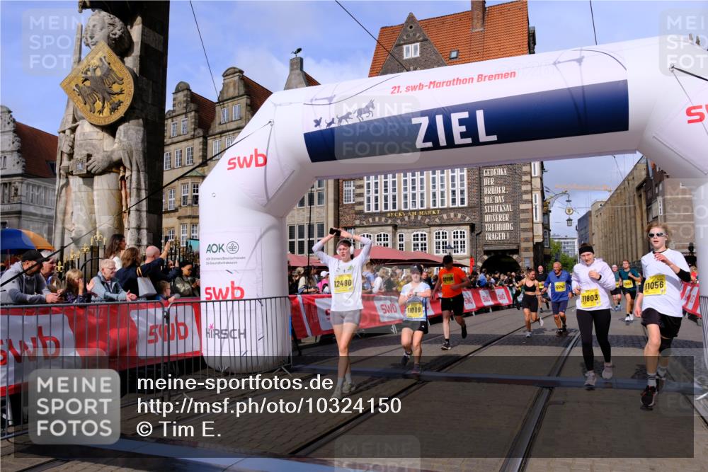 13.09.2026 - 21. swb-Marathon Bremen Tim E. http://msf.ph/oto/10324150 13.09.2026 11:00:04 Ziel 10236, 10355, 10669, 10691, 10928, 10929, 11054, 11056, 11089, 11194, 11419, 11427, 11501, 11637, 11803, 11904, 12138, 12238, 12239, 12242, 12243, 12388, 12480, 12527 meine-sportfotos.de