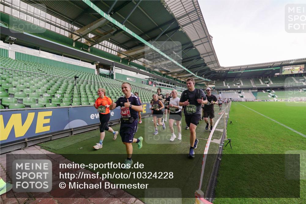 13.09.2026 - 21. swb-Marathon Bremen Michael Burmester http://msf.ph/oto/10324228 13.09.2026 13:26:54 Laufen im Stadion 186, 202, 357, 364, 390, 530, 543, 597, 645, 833, 966, 1077, 1283, 1412, 1443, 1459, 1473, 1487, 1530, 1608, 1618, 1700, 1744, 1769, 1828, 1953, 1961, 2058, 2236, 2273, 2298, 2308, 2309, 2382, 2384, 2388, 2404, 2428, 2507, 2508, 2542, 2558, 2576, 2582, 2592, 2656, 2675, 2725, 2748, 2762, 2817, 2875, 2876, 2923, 2965, 2970, 3045, 3047, 3050, 3062, 3073, 3084, 3097, 3172, 3184, 3219, 3359, 3433, 3540, 3592, 3629, 3756, 3885, 3907, 3978 meine-sportfotos.de