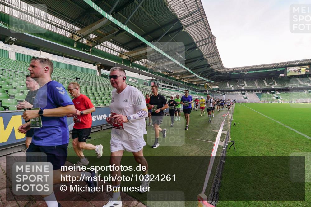 13.09.2026 - 21. swb-Marathon Bremen Michael Burmester http://msf.ph/oto/10324261 13.09.2026 13:26:58 Laufen im Stadion 186, 202, 357, 364, 390, 530, 597, 645, 726, 833, 1077, 1283, 1412, 1443, 1459, 1473, 1487, 1530, 1608, 1618, 1700, 1744, 1769, 1828, 1961, 2058, 2236, 2273, 2298, 2308, 2309, 2382, 2384, 2388, 2404, 2428, 2507, 2508, 2542, 2558, 2576, 2582, 2592, 2656, 2675, 2725, 2748, 2762, 2817, 2875, 2876, 2923, 2965, 2970, 3045, 3047, 3050, 3062, 3073, 3084, 3097, 3172, 3184, 3219, 3359, 3433, 3540, 3592, 3629, 3756, 3885, 3907, 3978, 4660 meine-sportfotos.de