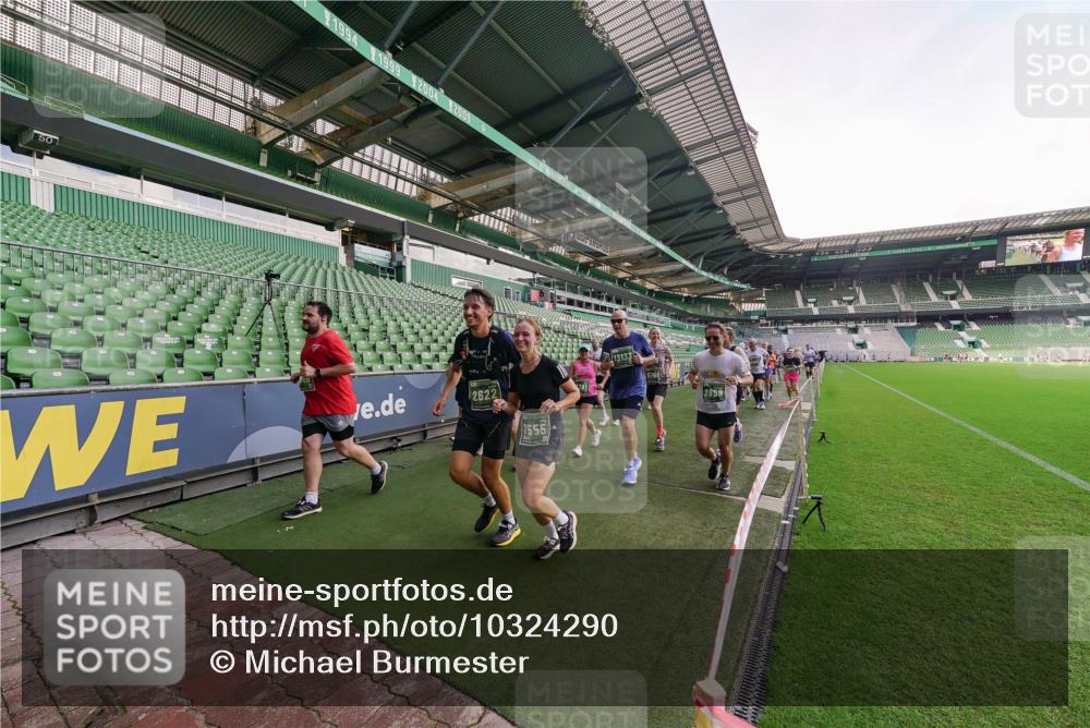 13.09.2026 - 21. swb-Marathon Bremen Michael Burmester http://msf.ph/oto/10324290 13.09.2026 13:27:04 Laufen im Stadion 186, 202, 357, 364, 390, 530, 597, 645, 726, 833, 888, 1077, 1283, 1412, 1443, 1473, 1487, 1530, 1608, 1618, 1700, 1744, 1769, 1828, 1961, 1984, 2236, 2273, 2298, 2309, 2382, 2384, 2388, 2404, 2428, 2507, 2508, 2542, 2558, 2576, 2582, 2592, 2656, 2675, 2725, 2748, 2817, 2875, 2876, 2923, 2965, 2970, 3045, 3047, 3050, 3062, 3073, 3084, 3097, 3172, 3184, 3219, 3359, 3433, 3540, 3592, 3629, 3756, 3885, 3907, 3978, 4457, 4660 meine-sportfotos.de