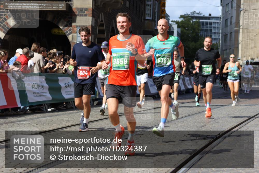 13.09.2026 - 21. swb-Marathon Bremen Strokosch-Dieckow http://msf.ph/oto/10324387 13.09.2026 13:10:47 Ziel 604, 640, 1181, 1277, 2605, 3959, 4727, 5532, 5620, 6267, 7881, 8033, 8064, 8709, 384, 697, 2021, 2759, 4023, 4475, 4571, 5079, 5168, 5314, 6471, 6657, 7115, 7136, 9622 meine-sportfotos.de