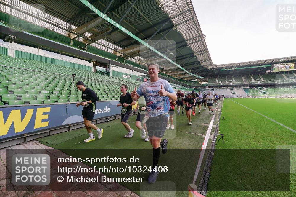 13.09.2026 - 21. swb-Marathon Bremen Michael Burmester http://msf.ph/oto/10324406 13.09.2026 13:27:13 Laufen im Stadion 186, 202, 357, 364, 390, 597, 645, 726, 833, 888, 925, 1077, 1283, 1412, 1473, 1487, 1496, 1530, 1608, 1618, 1700, 1744, 1769, 1828, 1958, 1961, 1984, 2236, 2273, 2309, 2382, 2384, 2388, 2404, 2428, 2502, 2507, 2508, 2542, 2558, 2576, 2582, 2592, 2656, 2675, 2725, 2748, 2817, 2875, 2876, 2923, 2965, 2970, 3045, 3047, 3050, 3062, 3073, 3084, 3097, 3172, 3184, 3219, 3359, 3433, 3540, 3592, 3629, 3756, 3885, 3907, 3978, 4457, 4660 meine-sportfotos.de