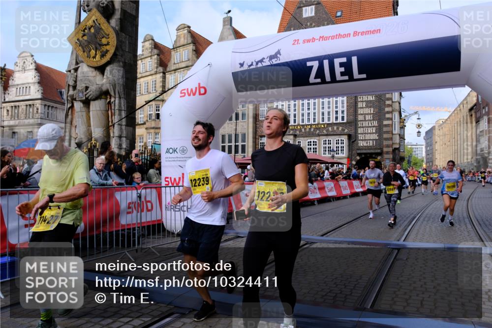 13.09.2026 - 21. swb-Marathon Bremen Tim E. http://msf.ph/oto/10324411 13.09.2026 11:00:13 Ziel 10175, 10236, 10691, 10758, 10867, 11054, 11056, 11071, 11089, 11158, 11159, 11160, 11250, 11259, 11427, 11445, 11453, 11528, 11637, 11803, 11879, 11904, 12123, 12238, 12239, 12242, 12243, 12274, 12388, 12480 meine-sportfotos.de