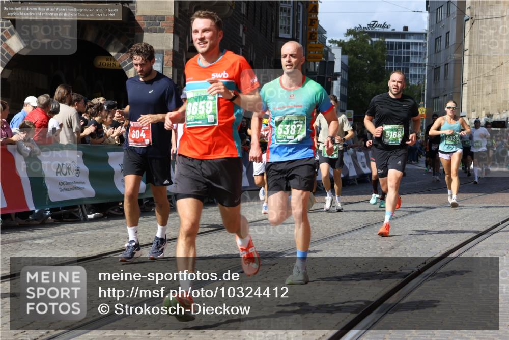 13.09.2026 - 21. swb-Marathon Bremen Strokosch-Dieckow http://msf.ph/oto/10324412 13.09.2026 13:10:47 Ziel 604, 640, 1181, 1277, 2605, 3959, 4727, 5532, 5620, 6267, 7881, 8033, 8064, 8709, 384, 697, 2021, 2759, 4023, 4475, 4571, 5079, 5168, 5314, 6471, 6657, 7115, 7136, 9622 meine-sportfotos.de