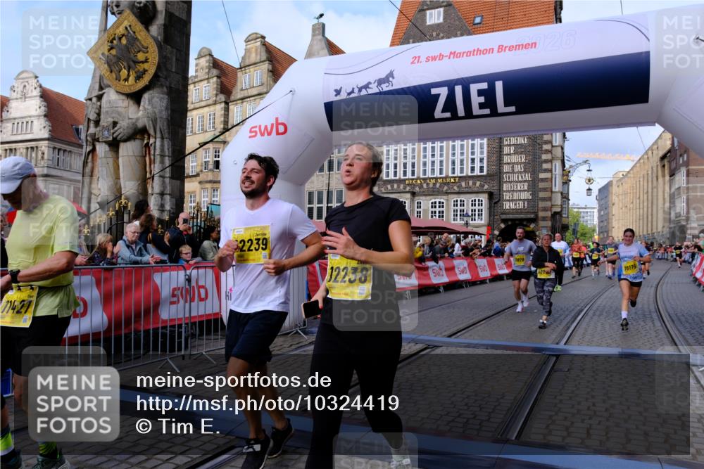 13.09.2026 - 21. swb-Marathon Bremen Tim E. http://msf.ph/oto/10324419 13.09.2026 11:00:13 Ziel 10175, 10236, 10691, 10758, 10867, 11054, 11056, 11071, 11089, 11158, 11159, 11160, 11250, 11259, 11427, 11445, 11453, 11528, 11637, 11803, 11879, 11904, 12123, 12238, 12239, 12242, 12243, 12274, 12388, 12480 meine-sportfotos.de