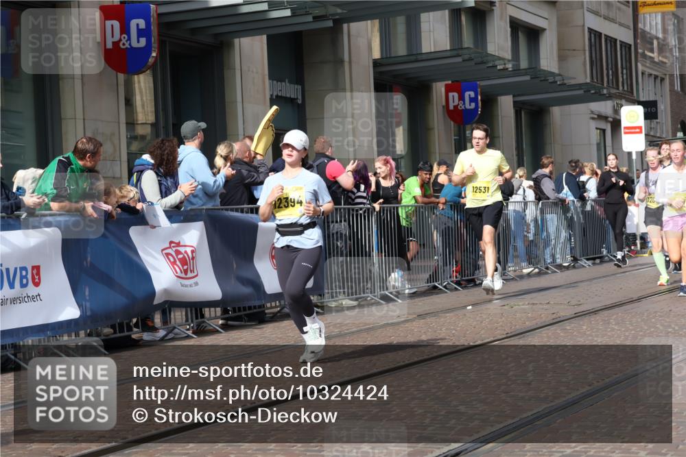 13.09.2026 - 21. swb-Marathon Bremen Strokosch-Dieckow http://msf.ph/oto/10324424 13.09.2026 11:00:18 Ziel 10263, 10272, 10275, 10306, 10369, 10677, 11045, 11126, 11162, 11180, 11343, 11475, 11556, 11687, 11708, 11769, 11797, 11819, 11838, 11959, 12018, 12397, 12430, 10144, 10758, 10801, 10810, 10867, 11016, 11071, 11129, 11158, 11159, 11160, 11250, 11259, 11445, 11453, 11524, 11525, 11528, 11547, 11587, 11588, 11589, 11623, 11879, 11907, 12105, 12106, 12123, 12190, 12274, 12291, 12352, 12394, 12530, 12531 meine-sportfotos.de