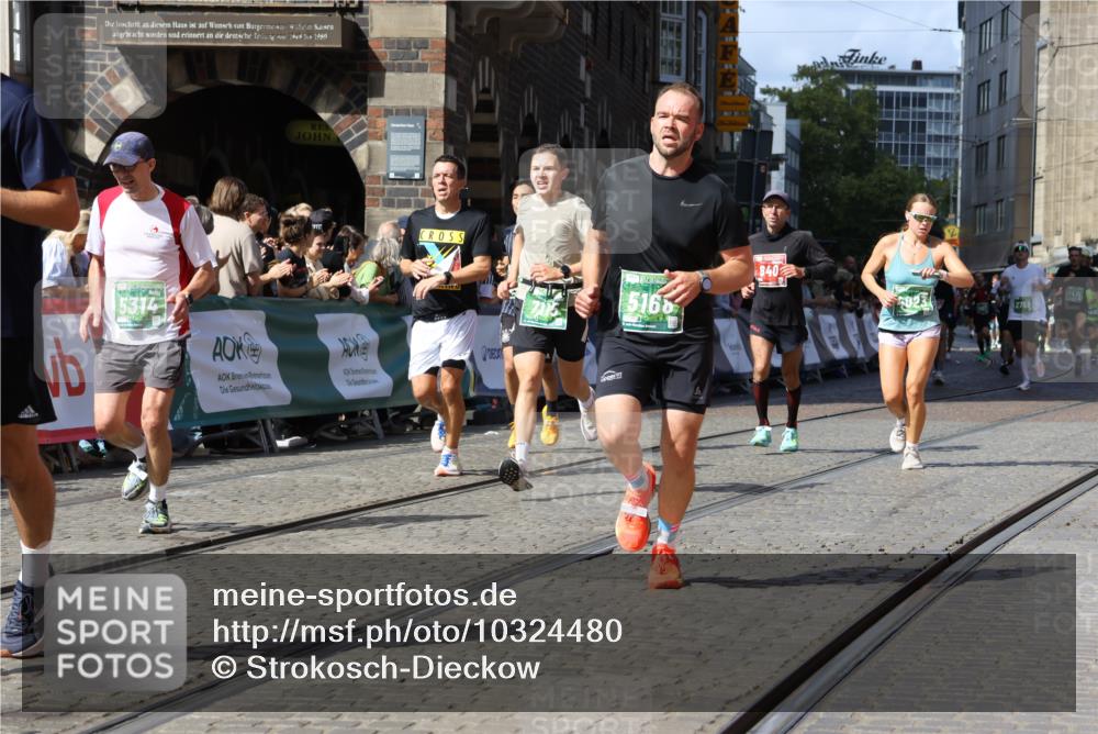 13.09.2026 - 21. swb-Marathon Bremen Strokosch-Dieckow http://msf.ph/oto/10324480 13.09.2026 13:10:49 Ziel 604, 640, 1181, 1277, 1554, 2605, 3959, 4727, 5152, 5532, 5620, 6267, 7881, 8033, 8709, 335, 697, 2021, 2759, 4023, 4475, 4571, 5079, 5314, 6471, 6657, 7136, 8183, 9410, 9622 meine-sportfotos.de