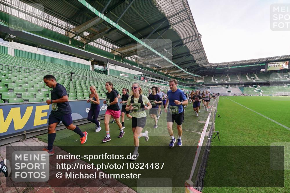 13.09.2026 - 21. swb-Marathon Bremen Michael Burmester http://msf.ph/oto/10324487 13.09.2026 13:27:21 Laufen im Stadion 111, 186, 202, 357, 364, 390, 478, 597, 726, 829, 833, 888, 925, 1077, 1220, 1283, 1412, 1473, 1496, 1530, 1608, 1618, 1700, 1769, 1958, 1961, 1984, 2236, 2273, 2309, 2382, 2384, 2388, 2404, 2428, 2502, 2507, 2508, 2542, 2558, 2576, 2582, 2592, 2656, 2675, 2725, 2748, 2817, 2875, 2876, 2923, 2965, 2970, 3045, 3047, 3050, 3073, 3084, 3184, 3219, 3359, 3433, 3540, 3592, 3629, 3756, 3885, 3907, 3978, 4457, 4660 meine-sportfotos.de