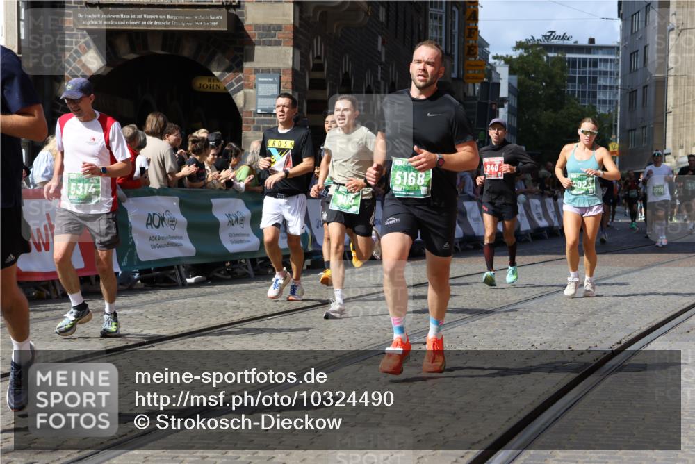 13.09.2026 - 21. swb-Marathon Bremen Strokosch-Dieckow http://msf.ph/oto/10324490 13.09.2026 13:10:49 Ziel 604, 640, 1181, 1277, 1554, 2605, 3959, 4727, 5152, 5532, 5620, 6267, 7881, 8033, 8709, 335, 697, 2021, 2759, 4023, 4475, 4571, 5079, 5314, 6471, 6657, 7136, 8183, 9410, 9622 meine-sportfotos.de