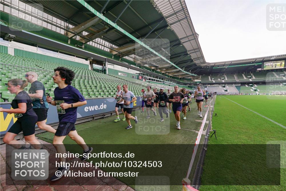 13.09.2026 - 21. swb-Marathon Bremen Michael Burmester http://msf.ph/oto/10324503 13.09.2026 13:27:22 Laufen im Stadion 111, 186, 202, 357, 364, 390, 478, 597, 726, 829, 833, 888, 925, 1077, 1220, 1283, 1412, 1473, 1496, 1530, 1608, 1618, 1700, 1769, 1958, 1961, 1984, 2236, 2273, 2309, 2382, 2384, 2388, 2404, 2428, 2502, 2507, 2508, 2542, 2558, 2576, 2582, 2592, 2656, 2675, 2725, 2748, 2817, 2875, 2876, 2923, 2965, 2970, 3045, 3047, 3050, 3073, 3084, 3184, 3219, 3359, 3433, 3540, 3592, 3629, 3756, 3885, 3907, 3978, 4457, 4660 meine-sportfotos.de