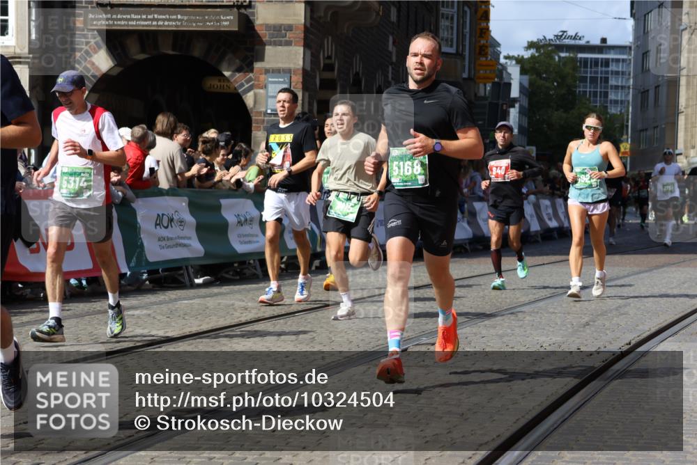 13.09.2026 - 21. swb-Marathon Bremen Strokosch-Dieckow http://msf.ph/oto/10324504 13.09.2026 13:10:49 Ziel 604, 640, 1181, 1277, 1554, 2605, 3959, 4727, 5152, 5532, 5620, 6267, 7881, 8033, 8709, 335, 697, 2021, 2759, 4023, 4475, 4571, 5079, 5314, 6471, 6657, 7136, 8183, 9410, 9622 meine-sportfotos.de