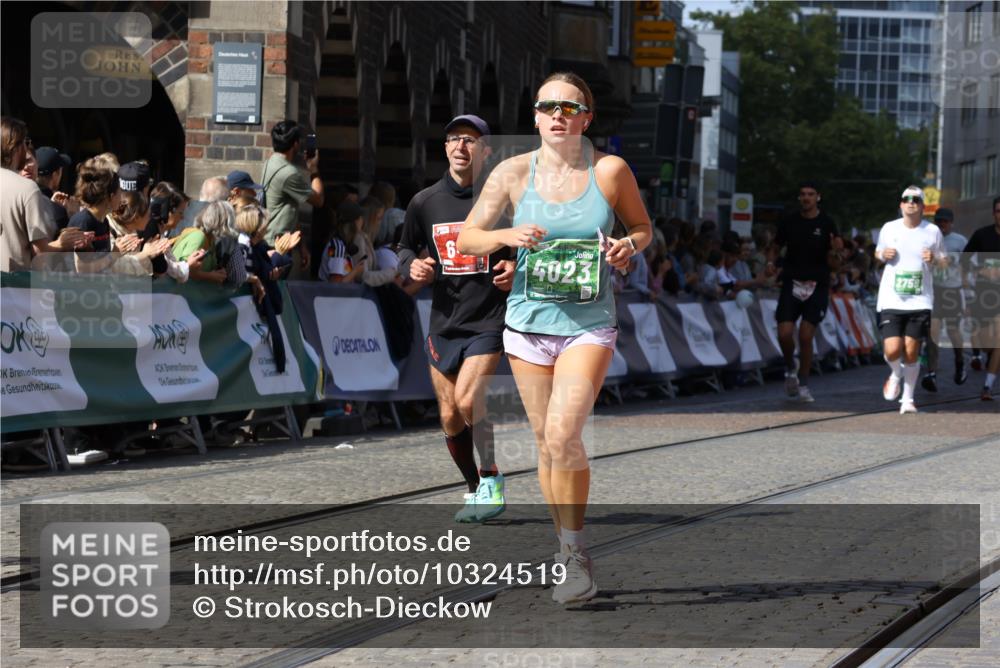 13.09.2026 - 21. swb-Marathon Bremen Strokosch-Dieckow http://msf.ph/oto/10324519 13.09.2026 13:10:50 Ziel 604, 640, 1181, 1277, 1554, 2605, 3959, 4727, 5152, 5532, 5620, 5648, 6267, 7881, 8033, 8709, 335, 697, 2021, 2759, 4023, 4475, 4571, 5079, 6471, 6657, 7136, 8183, 9410, 9622 meine-sportfotos.de