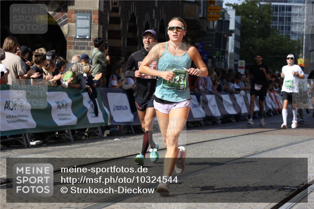 13.09.2026 - 21. swb-Marathon Bremen Strokosch-Dieckow http://msf.ph/oto/10324544 13.09.2026 13:10:51 Ziel 604, 640, 1181, 1277, 1554, 2605, 3959, 4727, 5066, 5152, 5532, 5620, 5648, 6267, 7881, 8033, 8709, 335, 697, 2021, 2759, 3647, 4475, 4571, 5079, 6471, 6657, 8183, 9410, 9622 meine-sportfotos.de