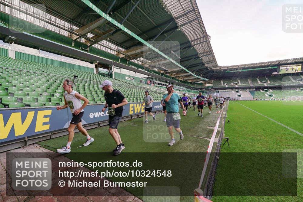13.09.2026 - 21. swb-Marathon Bremen Michael Burmester http://msf.ph/oto/10324548 13.09.2026 13:27:28 Laufen im Stadion 111, 186, 202, 357, 364, 390, 478, 597, 726, 829, 833, 888, 925, 1077, 1220, 1412, 1473, 1496, 1608, 1618, 1700, 1769, 1958, 1961, 1984, 2236, 2273, 2309, 2388, 2404, 2428, 2502, 2507, 2508, 2542, 2558, 2576, 2582, 2592, 2656, 2675, 2725, 2748, 2817, 2875, 2876, 2923, 2965, 2970, 3045, 3047, 3050, 3073, 3084, 3184, 3219, 3359, 3433, 3540, 3592, 3629, 3756, 3885, 3907, 3978, 4457, 4660 meine-sportfotos.de