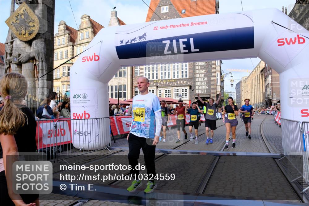 13.09.2026 - 21. swb-Marathon Bremen Tim E. http://msf.ph/oto/10324559 13.09.2026 11:00:18 Ziel 10175, 10691, 10758, 10867, 11054, 11071, 11158, 11159, 11160, 11250, 11259, 11427, 11445, 11453, 11524, 11525, 11528, 11587, 11588, 11589, 11637, 11879, 11904, 11907, 12123, 12238, 12239, 12242, 12243, 12274, 12388 meine-sportfotos.de