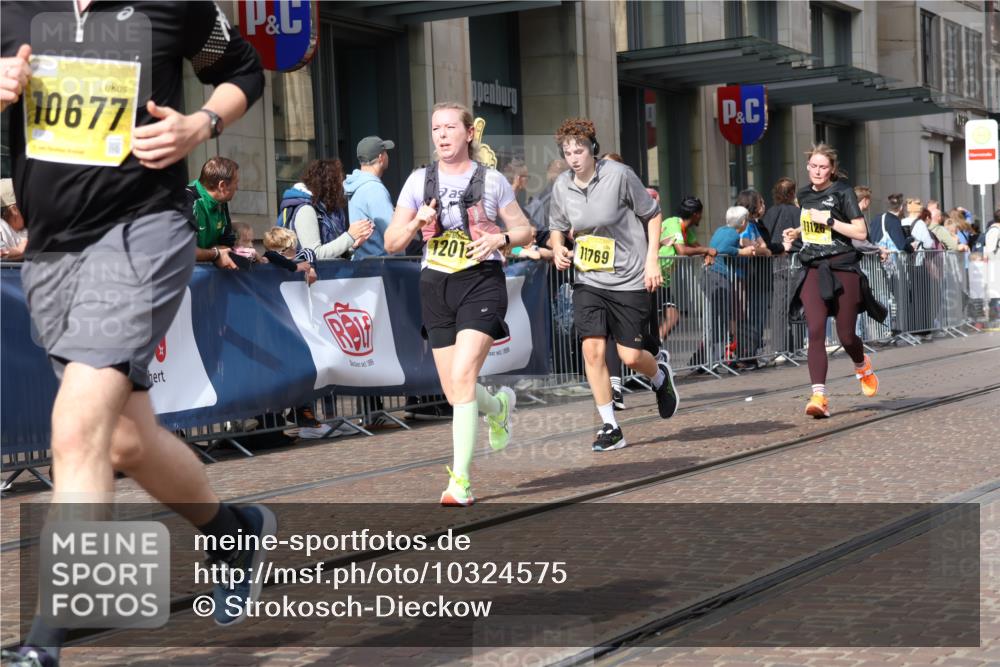 13.09.2026 - 21. swb-Marathon Bremen Strokosch-Dieckow http://msf.ph/oto/10324575 13.09.2026 11:00:21 Ziel 10263, 10272, 10275, 10306, 10369, 10857, 11055, 11126, 11162, 11180, 11343, 11475, 11556, 11687, 11708, 11769, 11797, 11804, 11819, 11838, 11959, 12006, 12018, 12397, 12430, 10144, 10677, 10758, 10801, 10810, 11016, 11045, 11071, 11129, 11158, 11159, 11160, 11259, 11453, 11524, 11525, 11528, 11547, 11587, 11588, 11589, 11623, 11907, 12105, 12106, 12123, 12190, 12274, 12291, 12352, 12394, 12530, 12531 meine-sportfotos.de