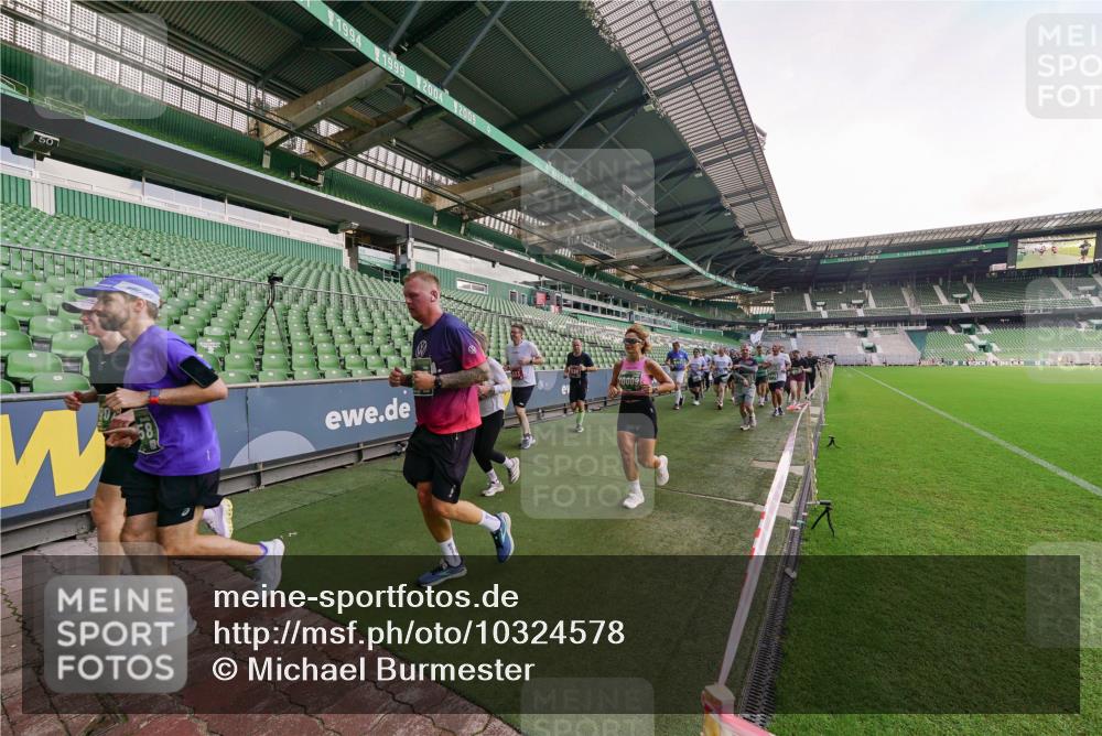 13.09.2026 - 21. swb-Marathon Bremen Michael Burmester http://msf.ph/oto/10324578 13.09.2026 13:27:31 Laufen im Stadion 111, 186, 202, 357, 364, 390, 478, 597, 726, 829, 833, 888, 925, 1077, 1220, 1412, 1473, 1496, 1608, 1700, 1769, 1958, 1961, 1984, 2236, 2273, 2309, 2388, 2404, 2428, 2502, 2507, 2508, 2542, 2558, 2576, 2582, 2592, 2725, 2748, 2817, 2875, 2876, 2923, 2965, 2970, 3045, 3047, 3050, 3073, 3084, 3184, 3219, 3359, 3540, 3589, 3592, 3629, 3756, 3885, 3907, 3978, 4238, 4457, 4660 meine-sportfotos.de